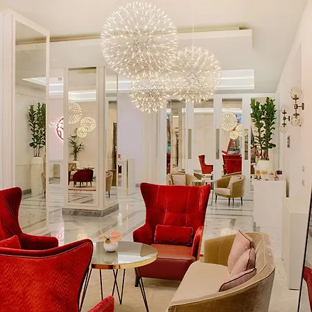 إن إتش كولكشن بالاتسو سينكويتشينتو فندق 5*