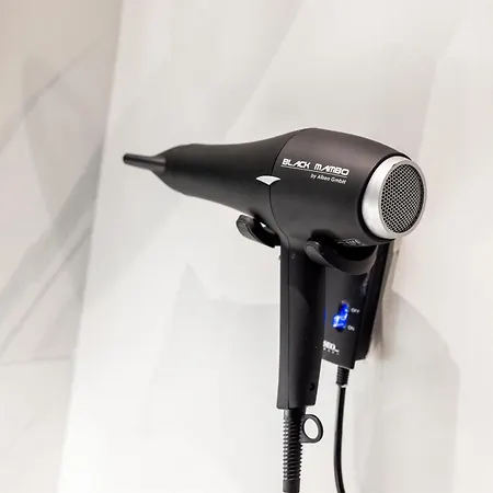 إن إتش كولكشن بالاتسو سينكويتشينتو فندق روما