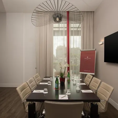 إن إتش كولكشن بالاتسو سينكويتشينتو فندق روما