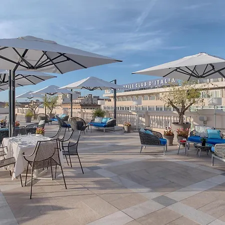 إن إتش كولكشن بالاتسو سينكويتشينتو روما