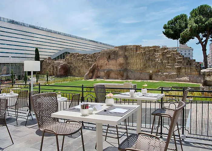 إن إتش كولكشن بالاتسو سينكويتشينتو فندق روما