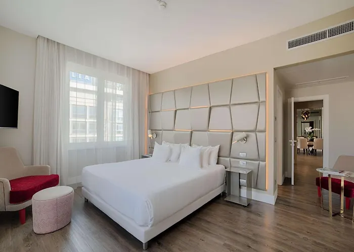 إن إتش كولكشن بالاتسو سينكويتشينتو 5*