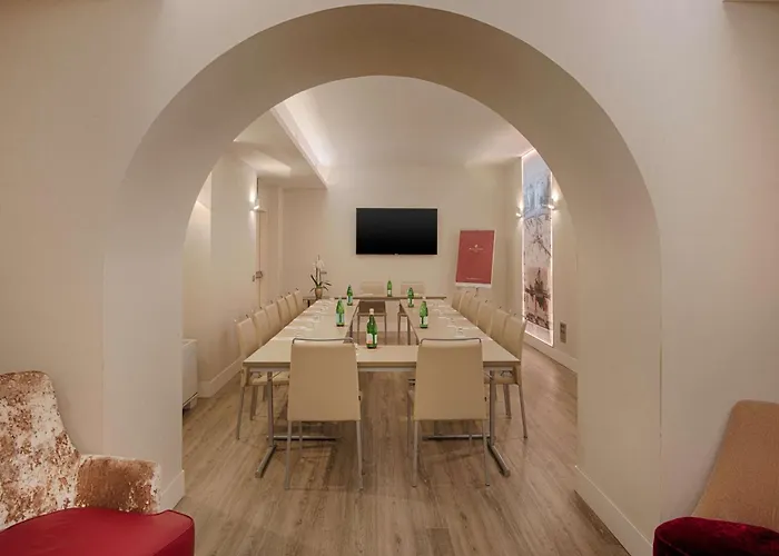 إن إتش كولكشن بالاتسو سينكويتشينتو فندق 5*