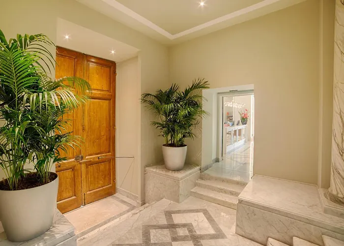 إن إتش كولكشن بالاتسو سينكويتشينتو فندق 5*