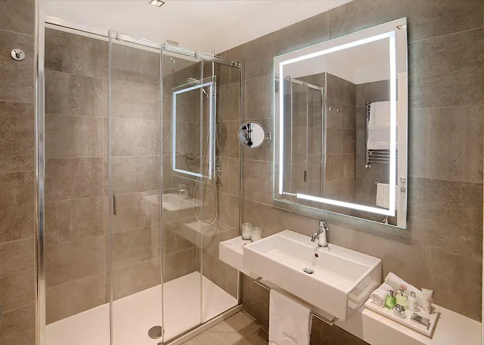 فندق إن إتش كولكشن بالاتسو سينكويتشينتو روما