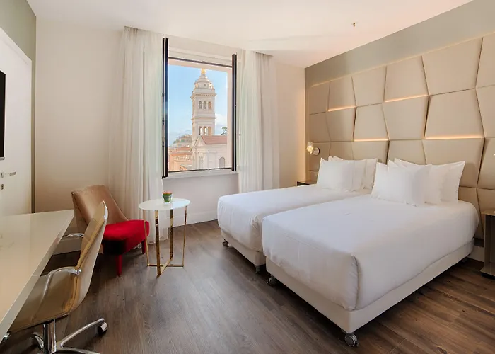 إن إتش كولكشن بالاتسو سينكويتشينتو فندق