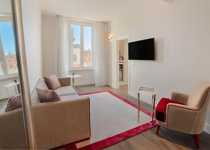 إن إتش كولكشن بالاتسو سينكويتشينتو 5* روما