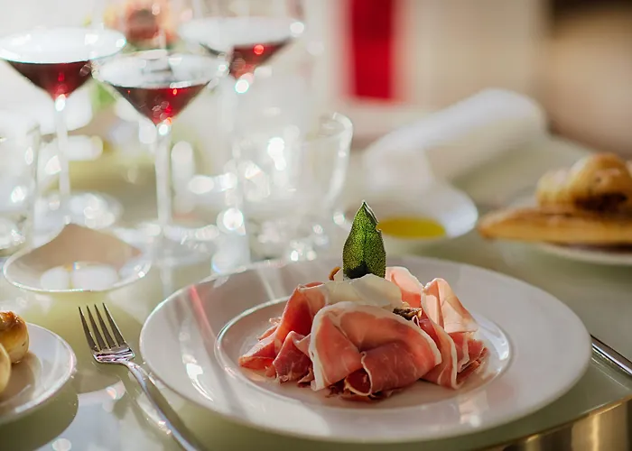 إن إتش كولكشن بالاتسو سينكويتشينتو فندق روما