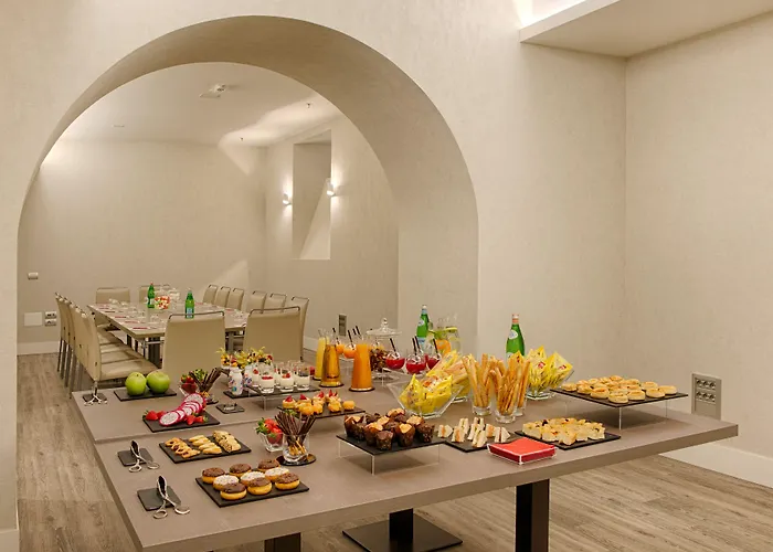 إن إتش كولكشن بالاتسو سينكويتشينتو روما