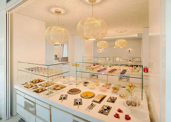 إن إتش كولكشن بالاتسو سينكويتشينتو 5*