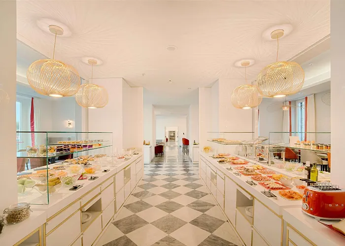 إن إتش كولكشن بالاتسو سينكويتشينتو فندق