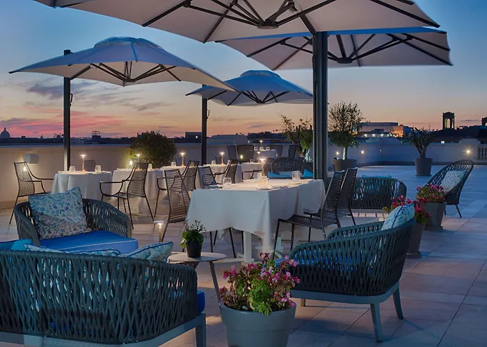 إن إتش كولكشن بالاتسو سينكويتشينتو روما